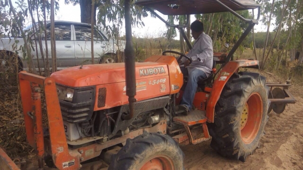 ขายรถไถ คูโบต้า 45 แรง มี 2 คันเลยจะขายออก ราคา 240,000 ต่อรองได้นิดหน่อย ขายรถไถ คูโบต้า 45 แรง มี 2 คันเลยจะขายออก ราคา 240,000 ต่อรองได้นิดหน่อย