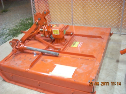 ขายเครื่องตัดหญ้าท้ายรถ