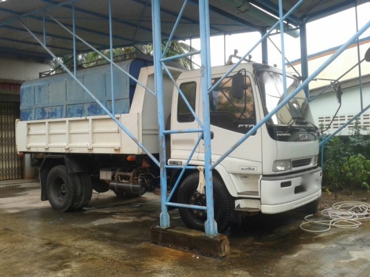 รถอีซูซุ 6 ล้อดั้ม FTR  200 แรงม้า ปี 50  ( รถวิ่ง 18x,xxx กม. )  สนใจติดต่อ 081 - 6079515