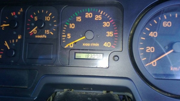 รถอีซูซุ 6 ล้อดั้ม FTR  200 แรงม้า ปี 50  ( รถวิ่ง 18x,xxx กม. )  สนใจติดต่อ 081 - 6079515