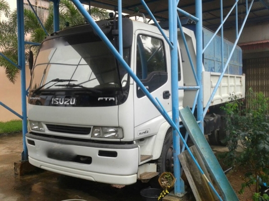 รถอีซูซุ 6 ล้อดั้ม FTR  200 แรงม้า ปี 50  ( รถวิ่ง 18x,xxx กม. )  สนใจติดต่อ 081 - 6079515