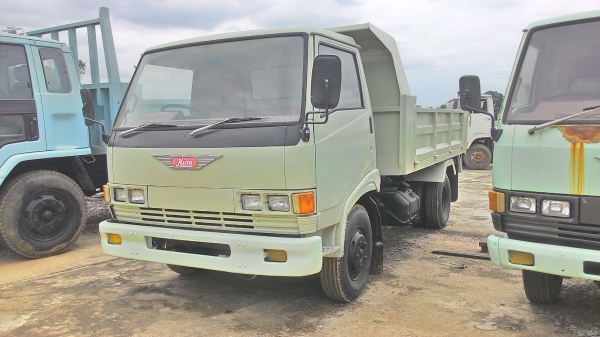 แสงฟ้าเต้นรถ///ขายรถHINO-FฺB112 ดั้มดิน5คิว สภาพสวย แสงฟ้าเต้นรถ///ขายรถHINO-FฺB112 ดั้มดิน5คิว สภาพสวย