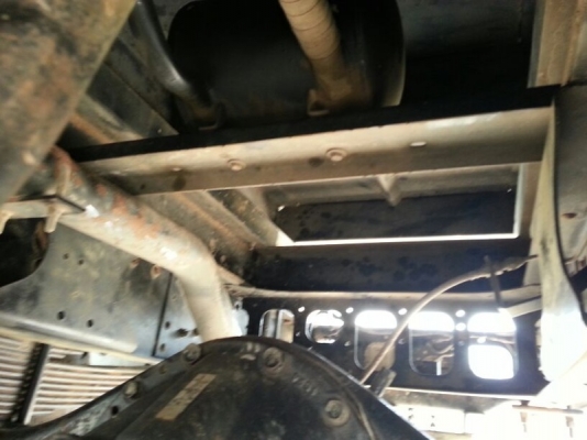 รถฮีโน่ 6 ล้อดั้ม  175 แรงม้า ปี 55  ( รถวิ่ง 6x,xxx กม. )   สนใจติดต่อ 081 - 6079515