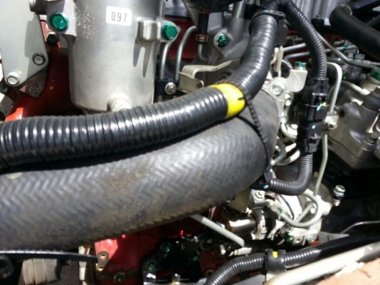 รถฮีโน่ 6 ล้อดั้ม  175 แรงม้า ปี 55  ( รถวิ่ง 6x,xxx กม. )   สนใจติดต่อ 081 - 6079515