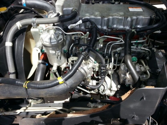 รถฮีโน่ 6 ล้อดั้ม  175 แรงม้า ปี 55  ( รถวิ่ง 6x,xxx กม. )   สนใจติดต่อ 081 - 6079515