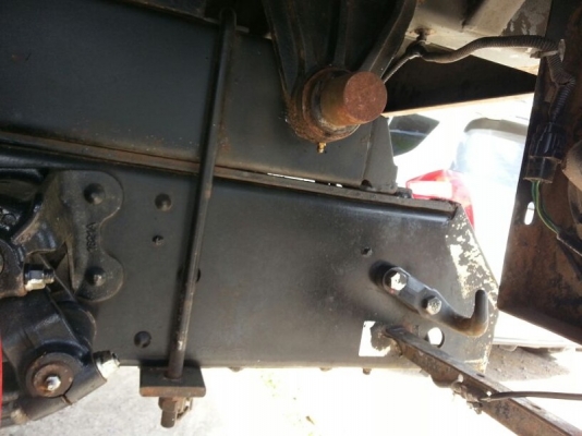 รถฮีโน่ 6 ล้อดั้ม  175 แรงม้า ปี 55  ( รถวิ่ง 6x,xxx กม. )   สนใจติดต่อ 081 - 6079515