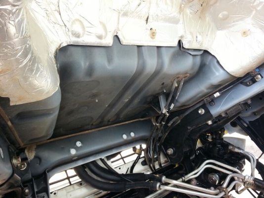 รถฮีโน่ 6 ล้อดั้ม  175 แรงม้า ปี 55  ( รถวิ่ง 6x,xxx กม. )   สนใจติดต่อ 081 - 6079515