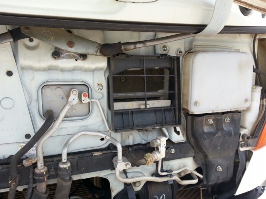 รถฮีโน่ 6 ล้อดั้ม  175 แรงม้า ปี 55  ( รถวิ่ง 6x,xxx กม. )   สนใจติดต่อ 081 - 6079515