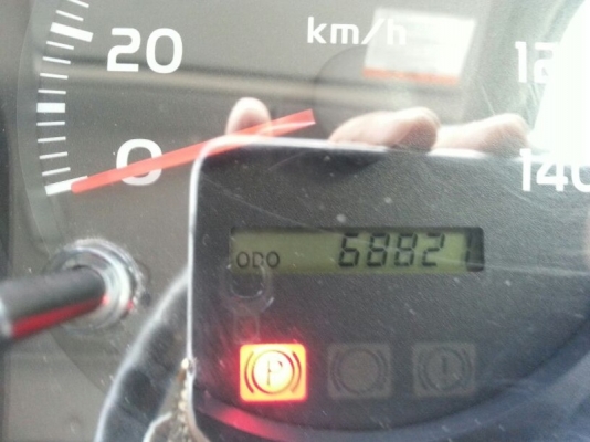 รถฮีโน่ 6 ล้อดั้ม  175 แรงม้า ปี 55  ( รถวิ่ง 6x,xxx กม. )   สนใจติดต่อ 081 - 6079515