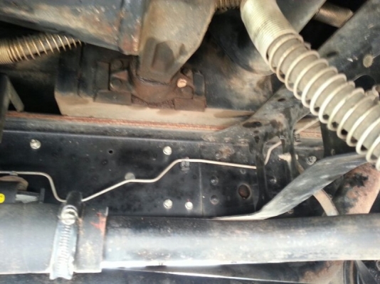 รถฮีโน่ 6 ล้อดั้ม  175 แรงม้า ปี 55  ( รถวิ่ง 6x,xxx กม. )   สนใจติดต่อ 081 - 6079515