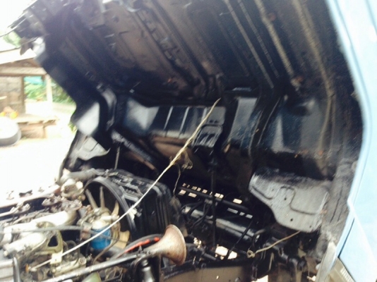 รถอีซูซุ 6 ล้อ  หลังถนน  NPR 115 แรงม้า. ปี 33  สนใจติดต่อ 081 - 6079515