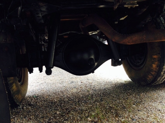 รถอีซูซุ 6 ล้อ  หลังถนน  NPR 115 แรงม้า. ปี 33  สนใจติดต่อ 081 - 6079515