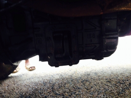 รถอีซูซุ 6 ล้อ  หลังถนน  NPR 115 แรงม้า. ปี 33  สนใจติดต่อ 081 - 6079515