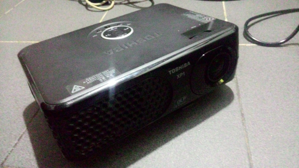 ขายเครื่องฉายจอมอนิเตอร์ toshiba