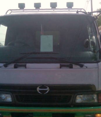 ***ขายแล้วครับขอบคุณ Truck2hand ขาย6ล้อดั้มดิน สมอเงิน สวยๆ ต่อใหม่ไม่นาน HINO FB4JEKA สมอเงินห้างแท้ ปี40 วางเครื่อง HINO WO4D-120แรง (ลงเล่ม) เครื่องดี แรงดี แน่น ไม่เยิ้ม เกียร์ดีไม่หลุด ไม่มีหอน ช่วงล่าง Fหลัง คานหน้าเดิม 6น็อต คัสซีดีสวยๆ ไม่ปะไม่ดาม