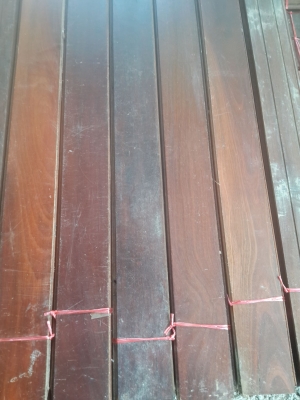 ขายไม้ปาเก้มะค่ายี่ห้อ lumberloc ถูกๆ มี350 ตรม