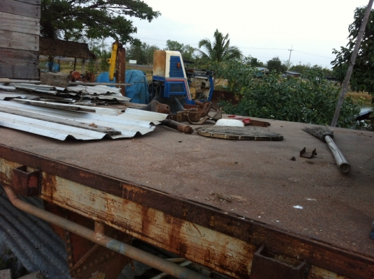 ขายกระบะพื้นเรียบ ยกลงจากhino ff สภาพตามรูป