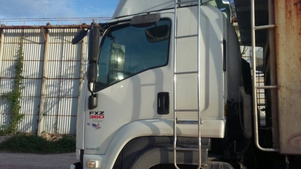 รถอีซูซุ 10 ล้อดั้ม FXZ  360 แรงม้า. ปี 53   ( ขายแม่ , ลูก )  สนใจติดต่อ  081 - 6079515