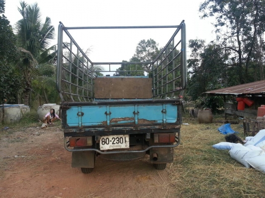 ขายถูกรถบ้านIsuzu NKR 88แรง แท้ เกียร์ยาว ปี 34 ราคา25000บาท(ต่อรองได้) 081-4043864,085-0670669