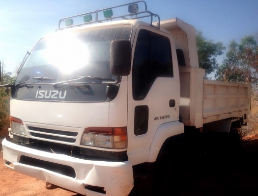 **749,000 บ.ต่อรอง**ขาย6ล้อดั้มดิน5คิว ISUZU 210 ประกอบ ISUZU NRR33C1 6HH1-210HP เครื่องแน่น แรงๆ ไม่เยิ้ม เกียร์ดีไม่มีหอน ช่วงล่างใหญ่ Fหน้า-หลัง คัสซีสวยๆ เดิม ไม่ปะไม่ดาม ไม่มีบวม กระบะดั้มเหล็ก5ตัน3.60ม.ยิงหน้า สภาพดี พื้นดี ข้างยังสวย ไม่มีโก่ง ดั้ม