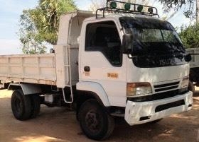 **749,000 บ.ต่อรอง**ขาย6ล้อดั้มดิน5คิว ISUZU 210 ประกอบ ISUZU NRR33C1 6HH1-210HP เครื่องแน่น แรงๆ ไม่เยิ้ม เกียร์ดีไม่มีหอน ช่วงล่างใหญ่ Fหน้า-หลัง คัสซีสวยๆ เดิม ไม่ปะไม่ดาม ไม่มีบวม กระบะดั้มเหล็ก5ตัน3.60ม.ยิงหน้า สภาพดี พื้นดี ข้างยังสวย ไม่มีโก่ง ดั้ม