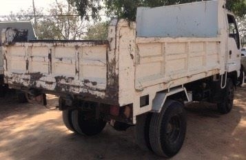 **749,000 บ.ต่อรอง**ขาย6ล้อดั้มดิน5คิว ISUZU 210 ประกอบ ISUZU NRR33C1 6HH1-210HP เครื่องแน่น แรงๆ ไม่เยิ้ม เกียร์ดีไม่มีหอน ช่วงล่างใหญ่ Fหน้า-หลัง คัสซีสวยๆ เดิม ไม่ปะไม่ดาม ไม่มีบวม กระบะดั้มเหล็ก5ตัน3.60ม.ยิงหน้า สภาพดี พื้นดี ข้างยังสวย ไม่มีโก่ง ดั้ม