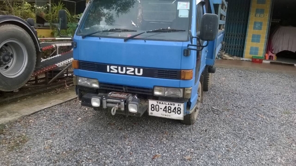 ขาย6ล้อดั้มisuzu 100แรงมีวินซ์หน้า กระบะยาว 3เมตร ขาย270000