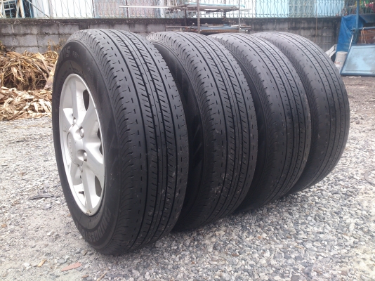 ขายแม็กISUZUพร้อมยางบริดสโตน 215/70R16 ยางสัปดาห์ที่53ปี12  สวยๆจำนวน 1  ชุด