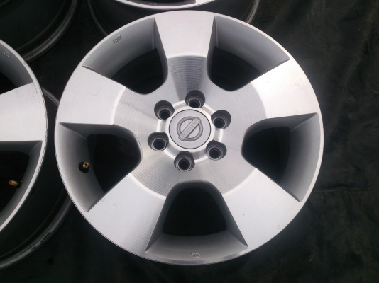 ขายแม็กเปล่าNISSAN  NAVARA ขอบ16กว้าง7นิ้ว จำนวน 4 วง