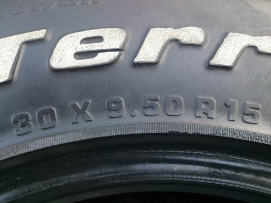 ขายยาง BF ALL-Terrain T/A ขนาด30x9.5R15  ปี08 สวยๆ(ไม่มีปะ) จำนวน 4 เส้น