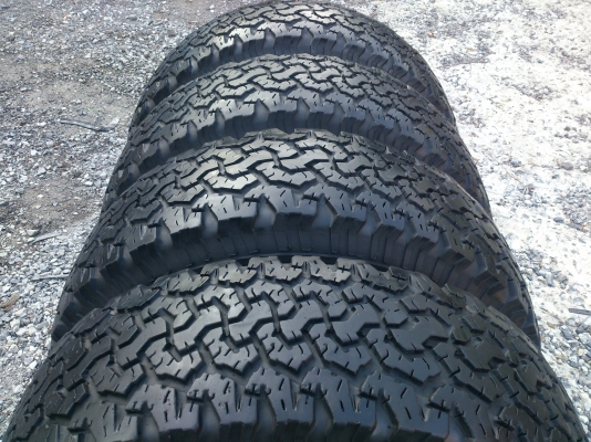 ขายยาง BF ALL-Terrain T/A ขนาด30x9.5R15  ปี08 สวยๆ(ไม่มีปะ) จำนวน 4 เส้น