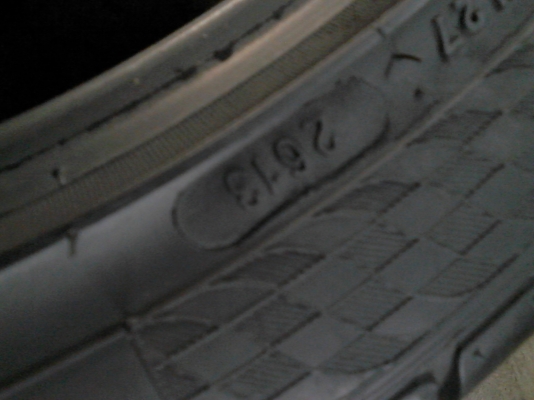 265/35R18 acceiera PHI ปี 2013 มี 2 เส้น TEL.081-427-3941 265/35R18 acceiera PHI ปี 2013 มี 2 เส้น TEL.081-427-3941