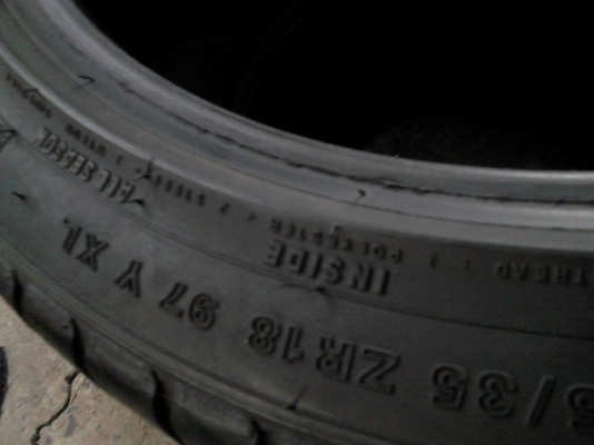 265/35R18 acceiera PHI ปี 2013 มี 2 เส้น TEL.081-427-3941 265/35R18 acceiera PHI ปี 2013 มี 2 เส้น TEL.081-427-3941