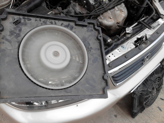 พัดลมระบายความร้อน หม้อน้ำรถยนต์ TEL.081-427-3941 พัดลมระบายความร้อน หม้อน้ำรถยนต์ TEL.081-427-3941