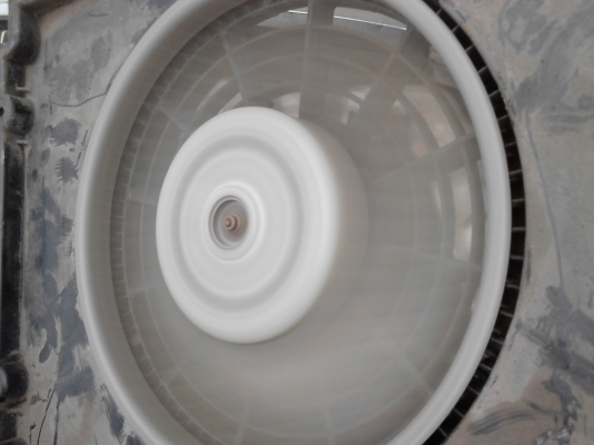 พัดลมระบายความร้อน หม้อน้ำรถยนต์ TEL.081-427-3941 พัดลมระบายความร้อน หม้อน้ำรถยนต์ TEL.081-427-3941