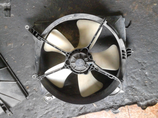 พัดลมระบายความร้อน หม้อน้ำรถยนต์ TEL.081-427-3941 พัดลมระบายความร้อน หม้อน้ำรถยนต์ TEL.081-427-3941