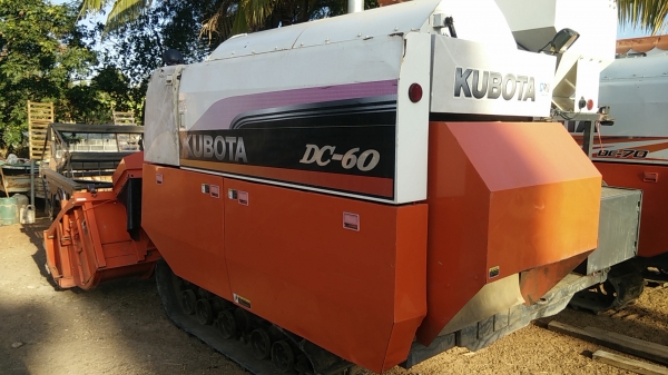 ด่วน!!!ขายรถเกี่ยวข้าวคูโบต้าDc60plus ปี54 ตัวสุดท้าย..พร้อมพ่วงลากราคา 439000 บาท