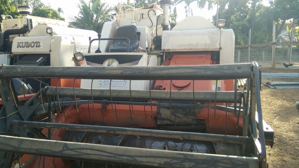 ด่วน!!!ขายรถเกี่ยวข้าวคูโบต้าDc60plus ปี54 ตัวสุดท้าย..พร้อมพ่วงลากราคา 439000 บาท