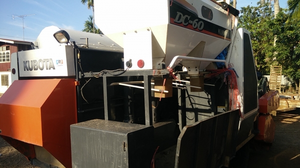 ด่วน!!!ขายรถเกี่ยวข้าวคูโบต้าDc60plus ปี54 ตัวสุดท้าย..พร้อมพ่วงลากราคา 439000 บาท