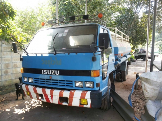 ขายรถบรรทุก 6 ล้อน้ำมัน ISUZU NKR 110 แรงม้า ขนาด 7000 ลิตร ราคา 300000