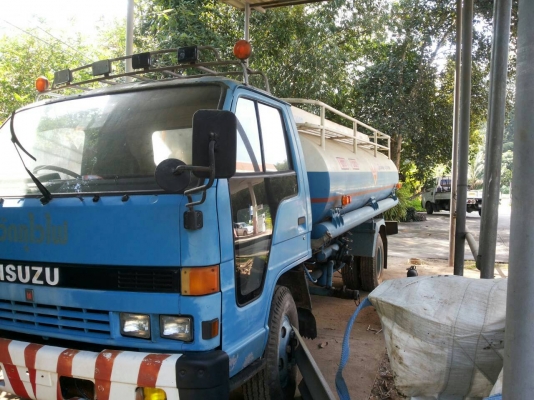 ขายรถบรรทุก 6 ล้อน้ำมัน ISUZU NKR 110 แรงม้า ขนาด 7000 ลิตร ราคา 300000