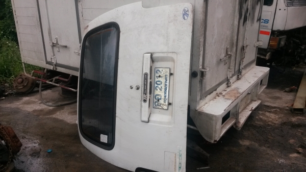 ขายบอดี้รถตู้ไทยรุ่ง เอาไปทำร้าน ขาย 12000 บาย ขายบอดี้รถตู้ไทยรุ่ง เอาไปทำร้าน ขาย 12000 บาย