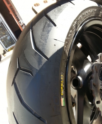 ขาย KAWASAKI ZX12r 2005 ทะเบียนแท้ สภาพสวย กริ๊ป แต่งเต็มทั้งคัน ราคา 220000- ขาย KAWASAKI ZX12r 2005 ทะเบียนแท้ สภาพสวย กริ๊ป แต่งเต็มทั้งคัน ราคา 220000-