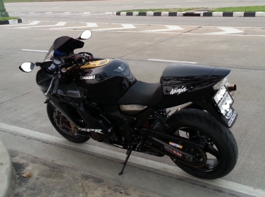 ขาย KAWASAKI ZX12r 2005 ทะเบียนแท้ สภาพสวย กริ๊ป แต่งเต็มทั้งคัน ราคา 220000- ขาย KAWASAKI ZX12r 2005 ทะเบียนแท้ สภาพสวย กริ๊ป แต่งเต็มทั้งคัน ราคา 220000-
