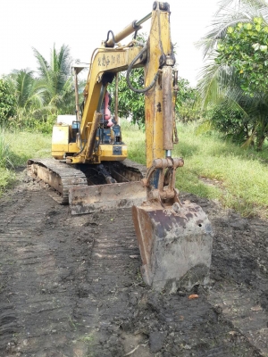 PC40-6 รถดี สีไม่สวย..รถทำงานอยู่ เครื่องดี ปั้มแรง ช่วงล่างดี...(ปั้มใหม่)