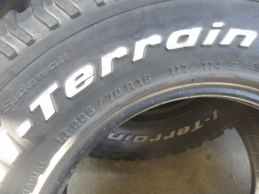 ยาง BFGoodrich 265/70R16 สวยๆ 4 เส้น ราคา 2700 บาท