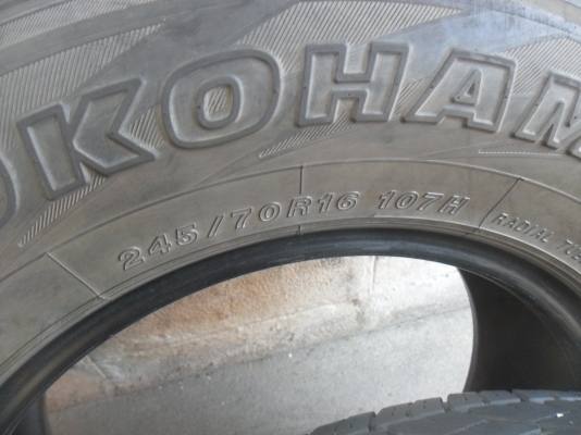 ยาง YOKOHAMA 245/70R16ปี10 สวยๆ 4 เส้น ราคา 2800 บาท