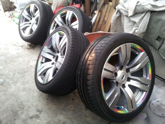 ขายล้อขอบ 18  กว้าง 8 นิ้ว ยางมิชลิน  สวยๆ ใส่กะบะได้หลายยี่ห้อ   ส่งได้ทั่วไทย