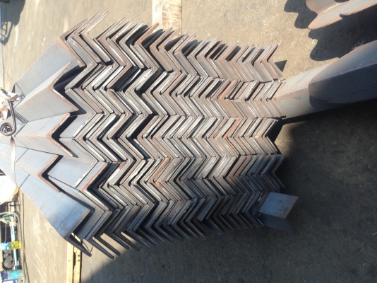 ขายหางเหล็กฉากเกรดบี มีสั้นมียาว ขายเลหลังเลยครับถูกๆ