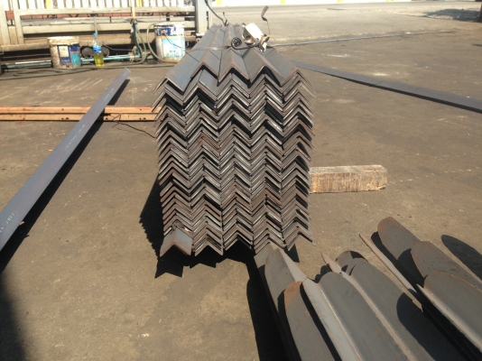 ขายหางเหล็กฉากเกรดบี มีสั้นมียาว ขายเลหลังเลยครับถูกๆ